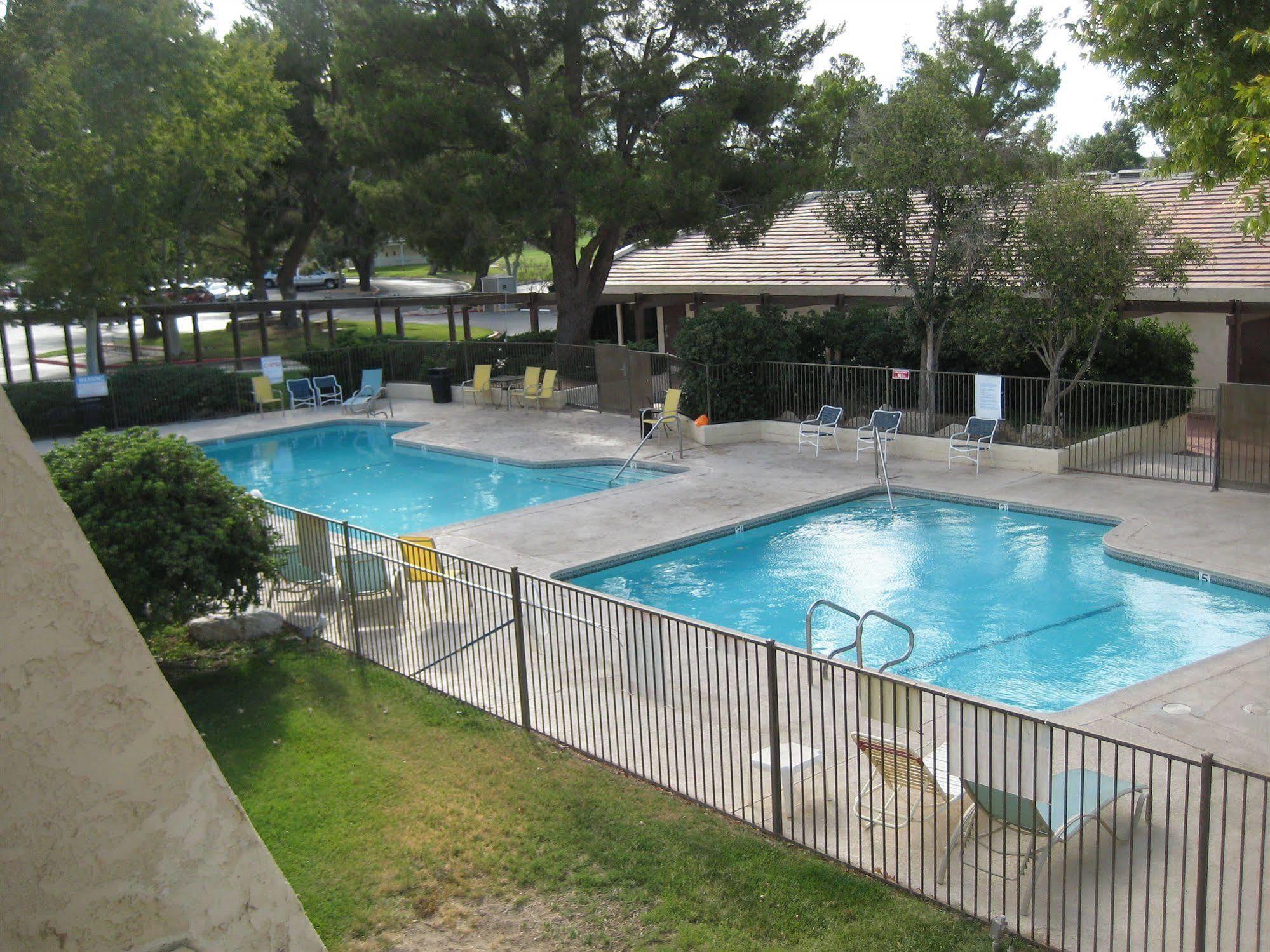 The Inn At Silver Lakes Helendale Εξωτερικό φωτογραφία